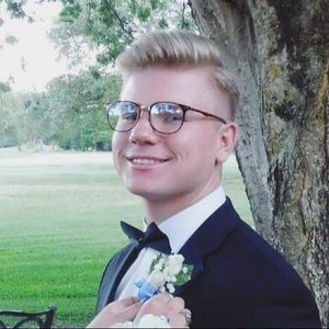 Meet your Posher, Carson